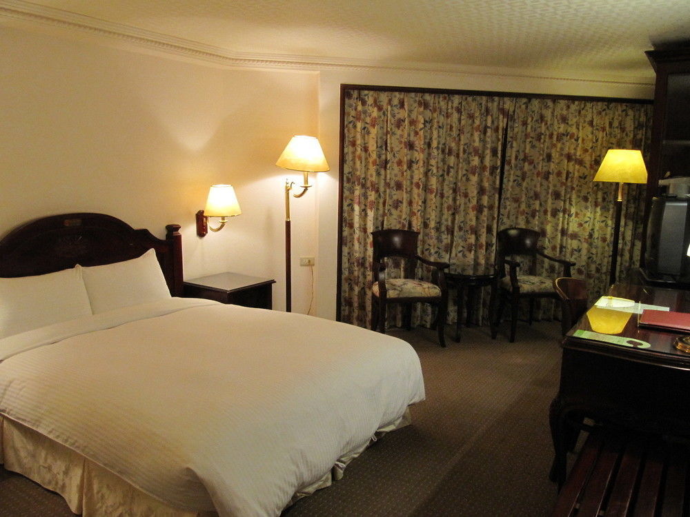Sunrise Hotel Tainan Esterno foto