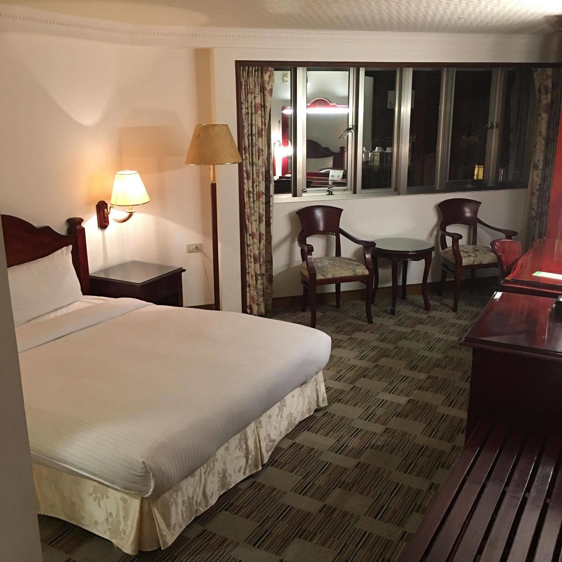 Sunrise Hotel Tainan Esterno foto