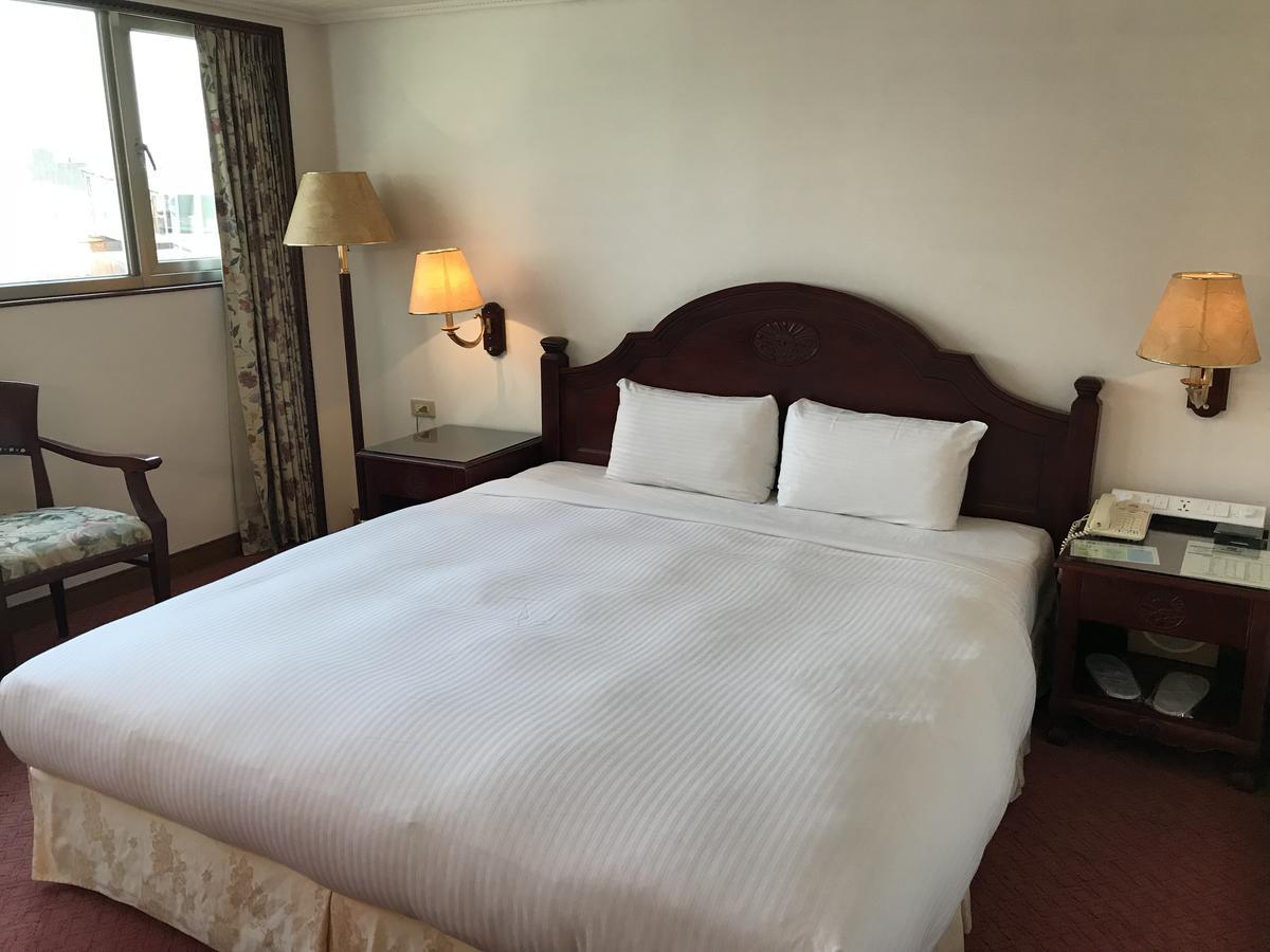 Sunrise Hotel Tainan Esterno foto