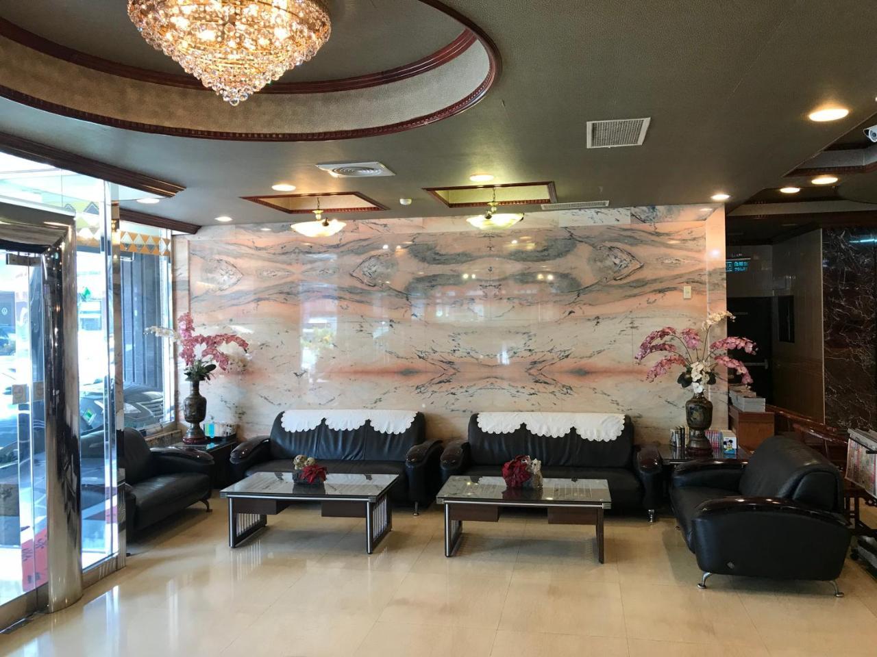 Sunrise Hotel Tainan Esterno foto