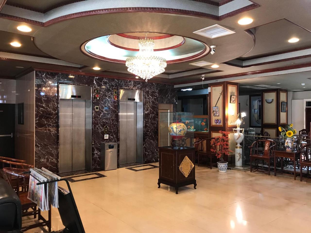 Sunrise Hotel Tainan Esterno foto